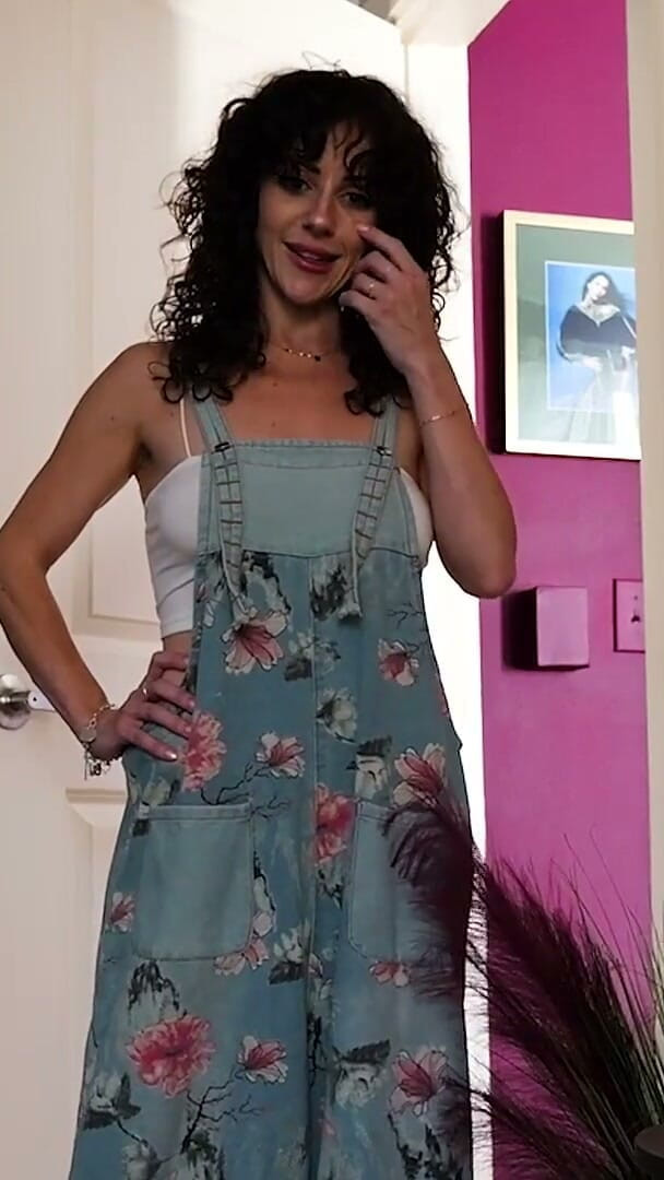SavvyStar: Size Queen House Sitter