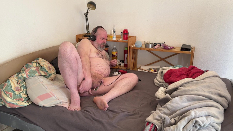 Qualzucht: Mega orgasm în patul meu mirositor