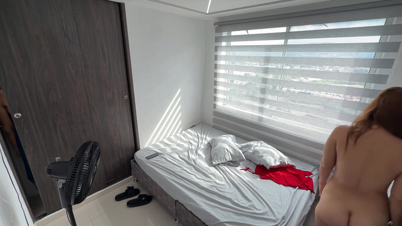 katyJay: Büyük götlü üvey anne küçük üvey oğlunu baştan çıkarırsa ne olur? Gerçek amatör...