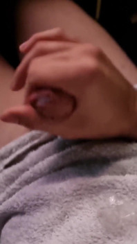 Ein schöner cumshot in der nacht