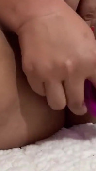 Lesbian Thick Latina Gives Herself Wet Squirting Orgasm Whit Dildo