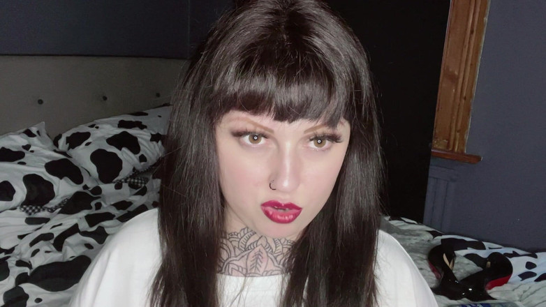 Miss Valentina: Жестокое наказание Wedgie учительницы