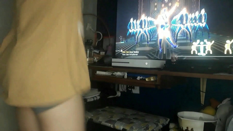 Little Ant2: 彼女が自慰しているのを見つけた