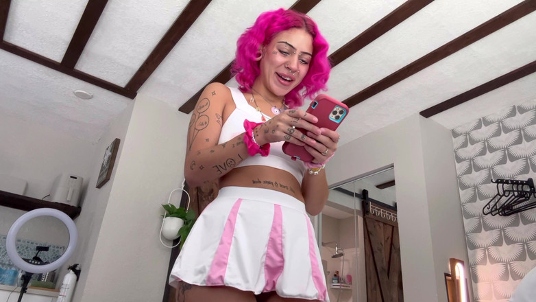 Nali Marie: 啦啦队长笑小鸡巴羞辱