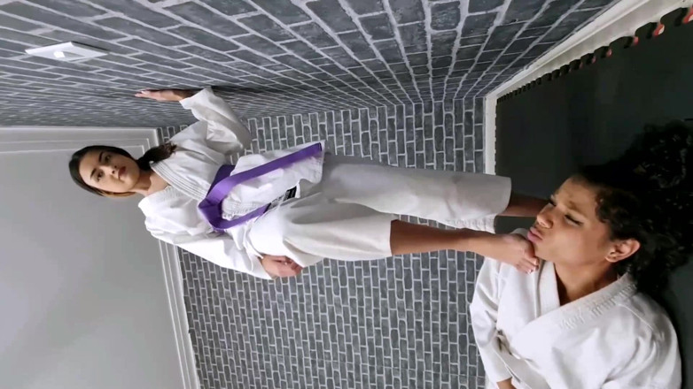 FetishKing: Karate Fight Top Girls
