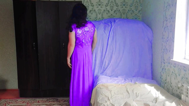 Kitty_Cross: 甜美的变性人美女在蓝天下吹泡泡