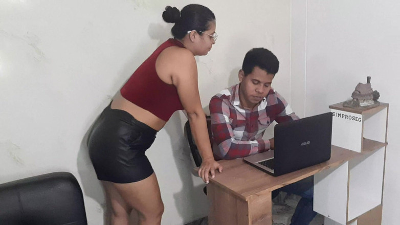 Carlo: Mijn baas neuken om me loonsverhoging te geven