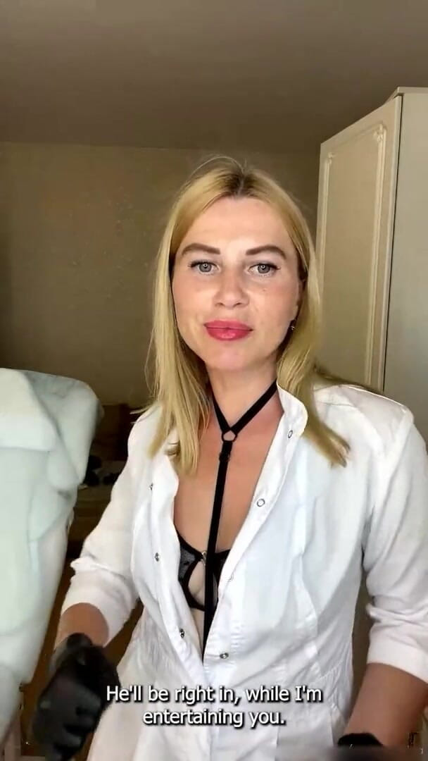 SugarNadya: Completing a deep bikini depilation for a Russian webcam model