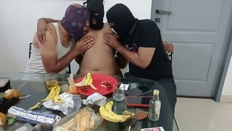 Benita sweety: Tamil Wife Sharing Hot at Living Room with Friend