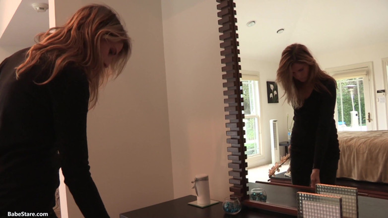 Lesbian Babe Stare: Lesbian Couple Wake Up Right And Have A Good Morning