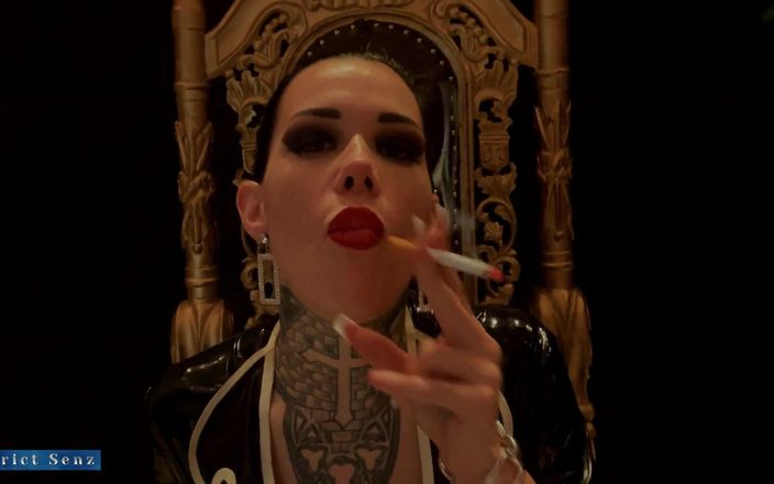 Strict Senz: Miss Alessa Milano No Mercy voor mijn mietje teef deel 1