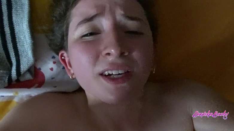 Candy Camille: 女大学生的激情性爱 - 第一人称视角版本