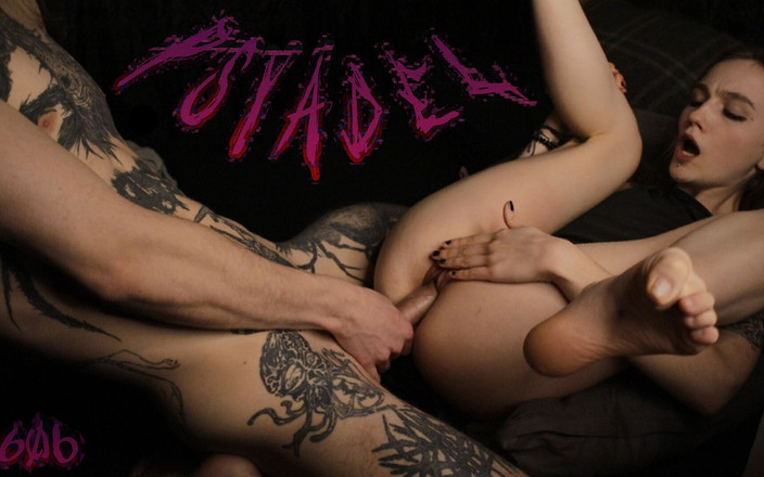 PsyAdel 606: 纹身的家伙粗暴地操阿黛尔的紧致阴户