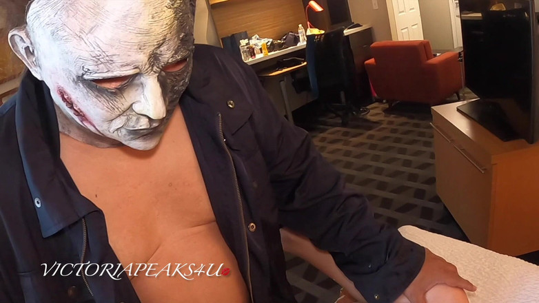 Victoria Peaks: Blair Witch तीन लोगों की चुदाई