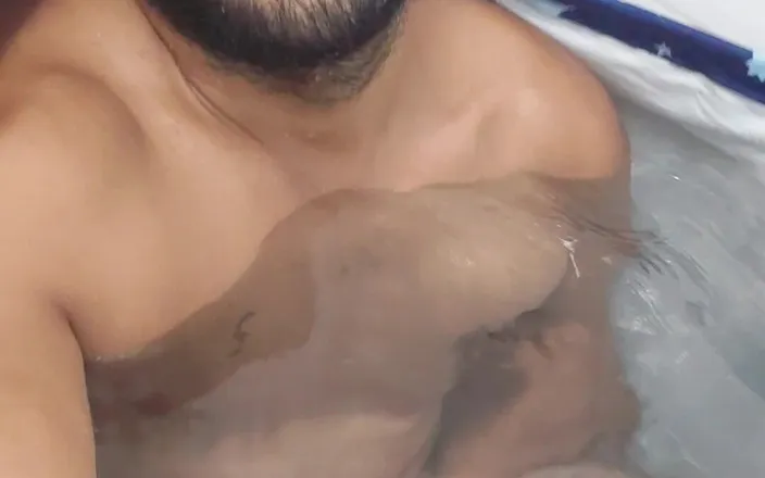 Grayalpha: Cum in the Bath