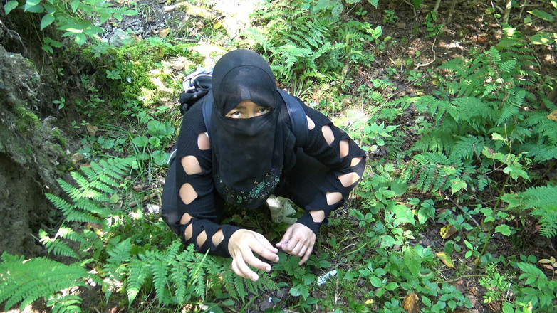 Souzan Halabi: Americký voják šuká muslimskou teenagerku přes hranici