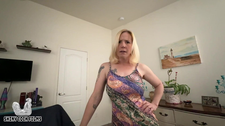 Jane Cane: Сводная тетя кормит мои синие яйца - Jane Cane, Shiny Cock Films
