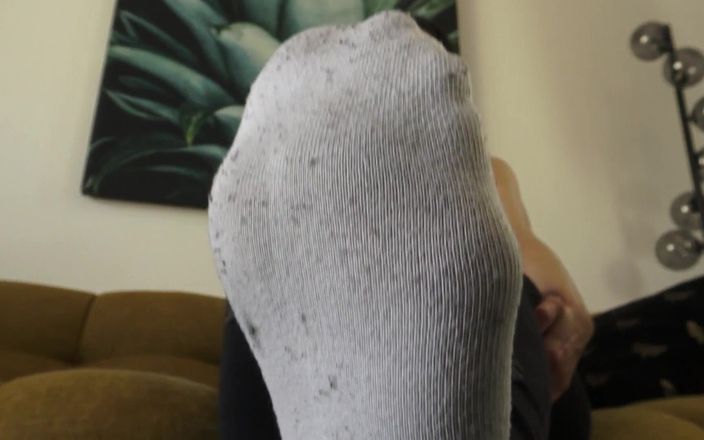 Foot Girls: Vůně moje páchnoucí ponožky, Přímo z tenisky, Ty noha Sniffer!