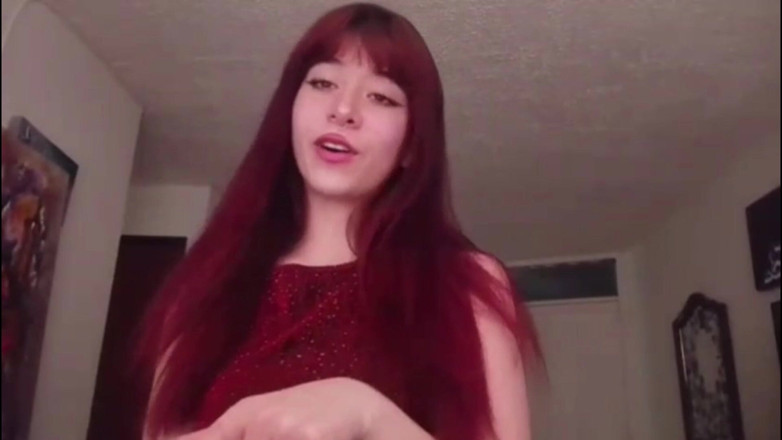 Elisabeth Garban: Pertunjukan sensual lubang pantat latina kecil molek