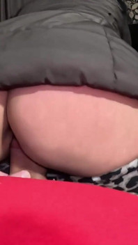 Halsfick, einen fetten schwanz reiten und spermaspiele mit einer Daunenjacke 266