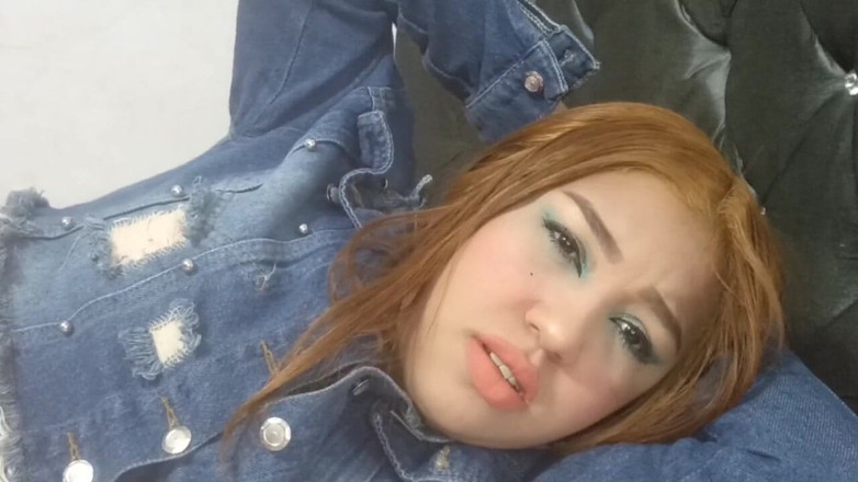 Pikaa6: 顔弄大きなおっぱい