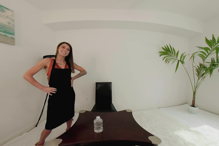 3DPickup: Squirting Waitress Gets Creampie as a Tip