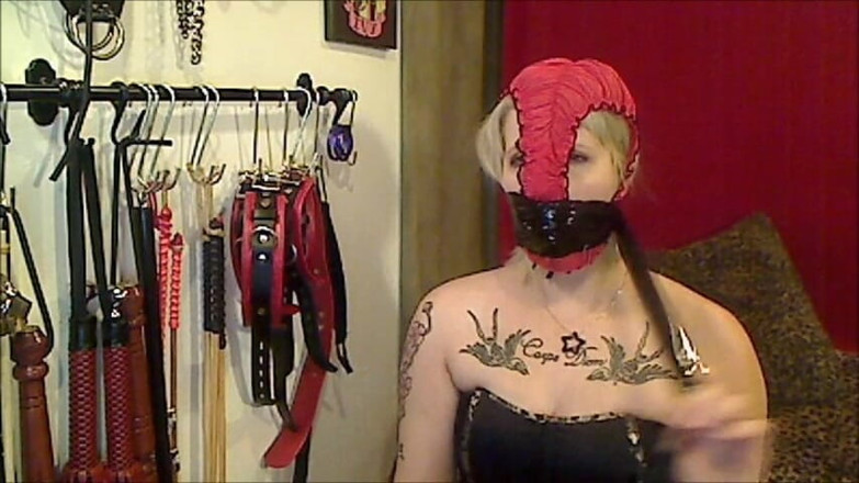 Selfgags classic: La dominatrice delle mutande imbavagliata! (Episodio 1 di 2)
