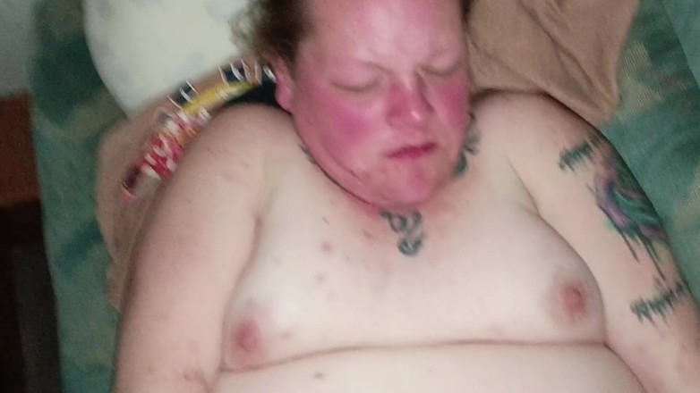 Horny Ginger: Amatoare Bww Se joacă acasă cu pizdă cu un futai...