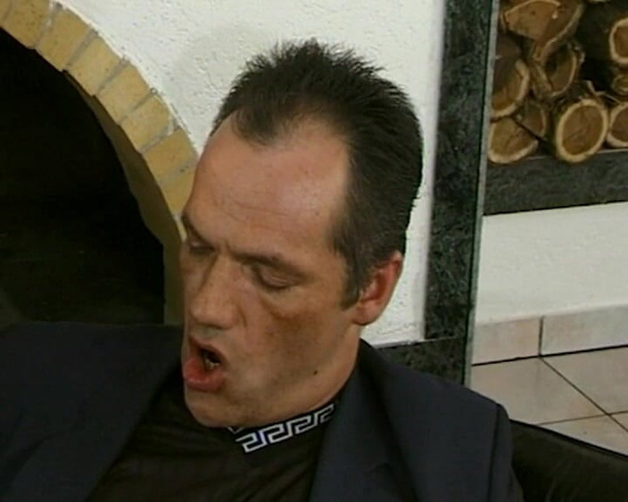 BB Video - Old School: Una teenager tedesca mora amatoriale viene scopata duramente