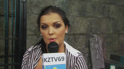 Wonderfull Bigboobs: Jasmine si plácá obrovská prsa, když si to vezme