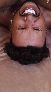 Dominatrix kerdil dan dominasi