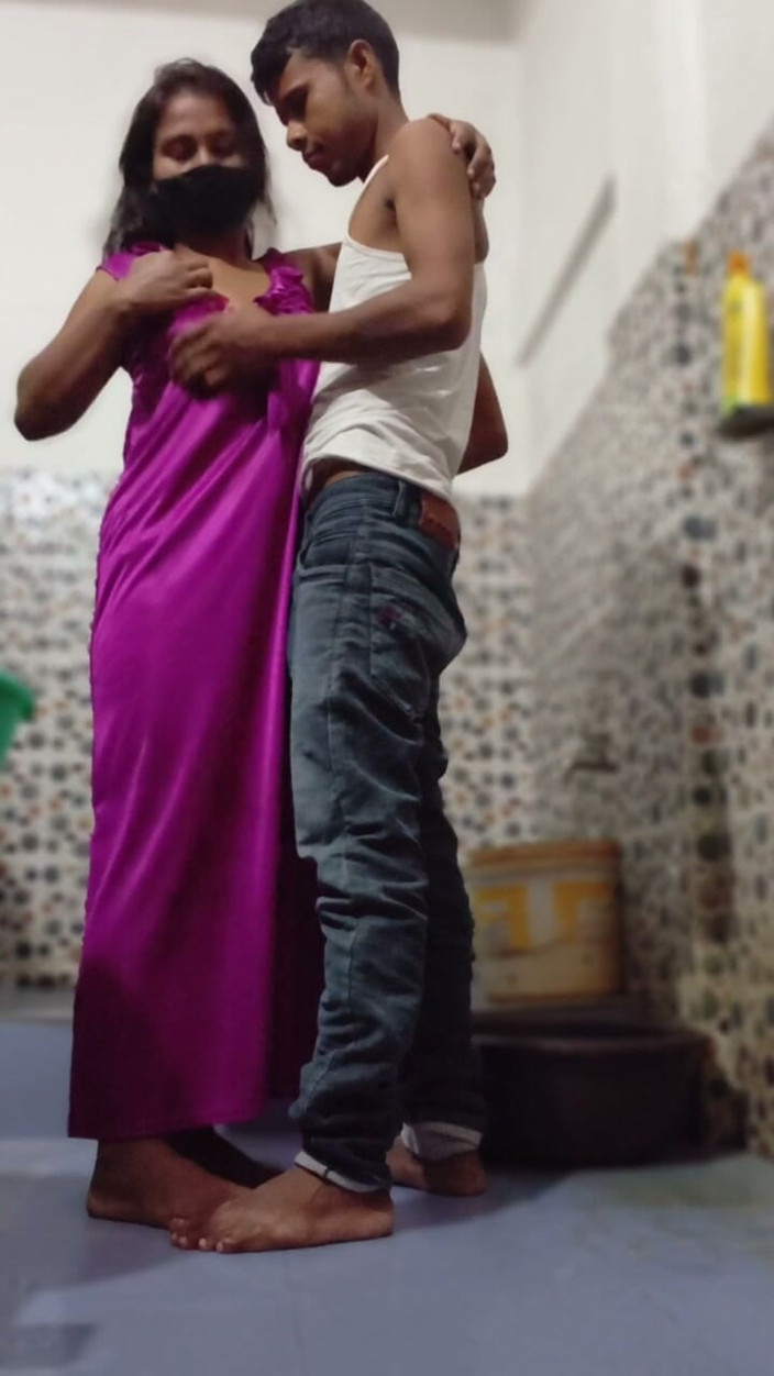 Amina begum: Indiana menina de manhã nahane vídeo