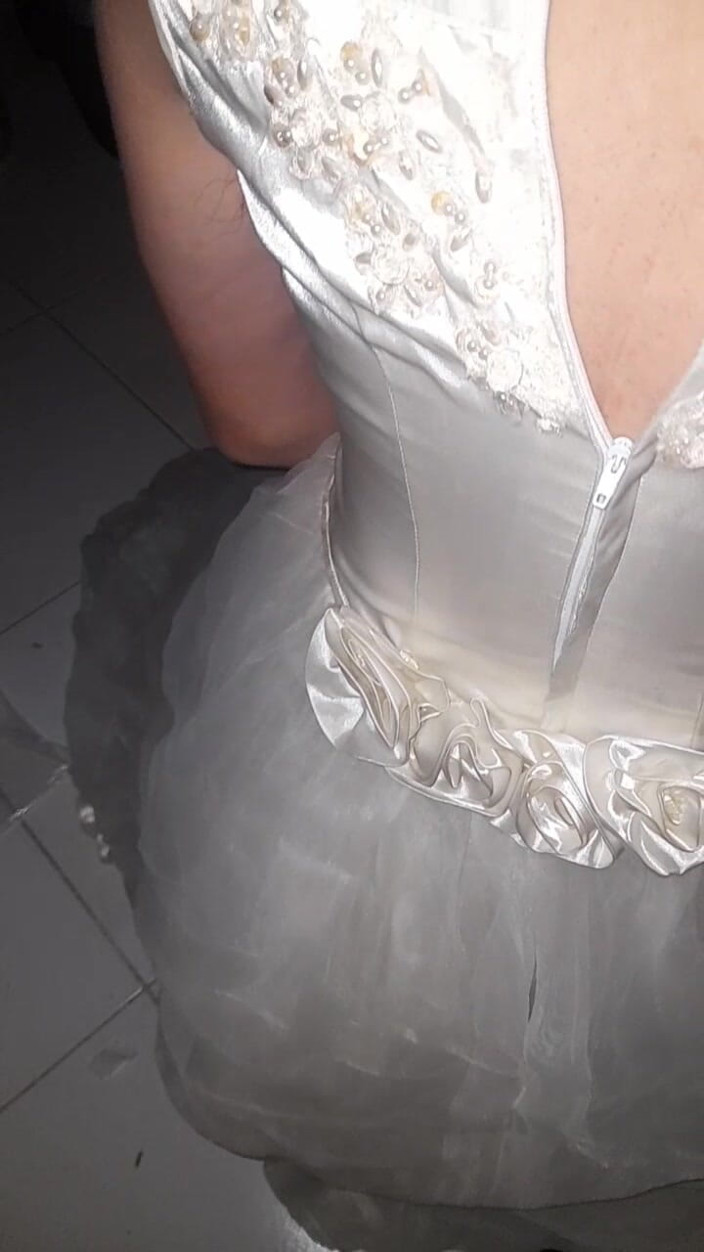 Naomisinka: Satin 웨딩 드레스에 사정