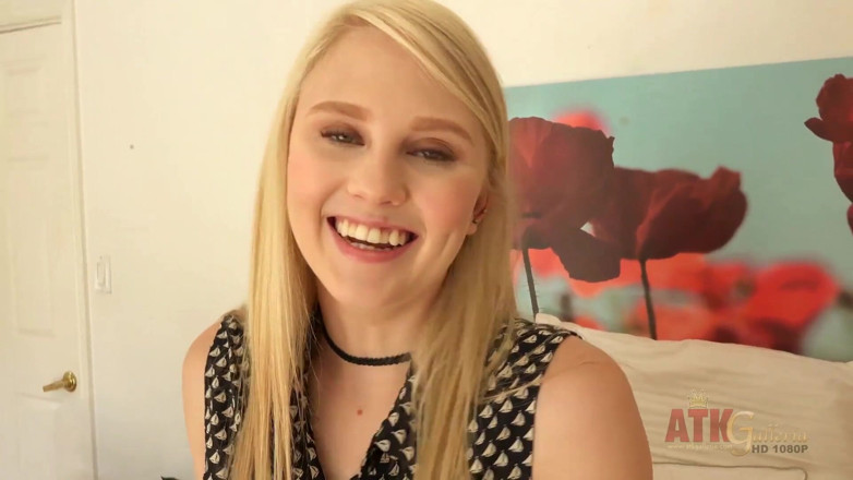 ATKIngdom Fans: Blonde teen showing her sexy body at casting