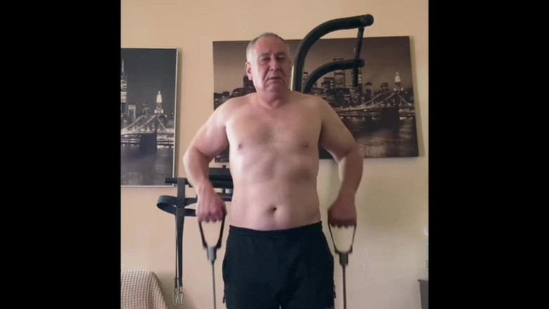 Alex Igogo: Mastürbasyon ve spor salonu