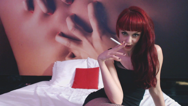 Candystart Videos: Roodharige rokende fetisj