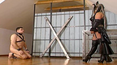 Absolute BDSM films - The original: Penis mic umilitor, biciuitor, îngenuncheat în robie