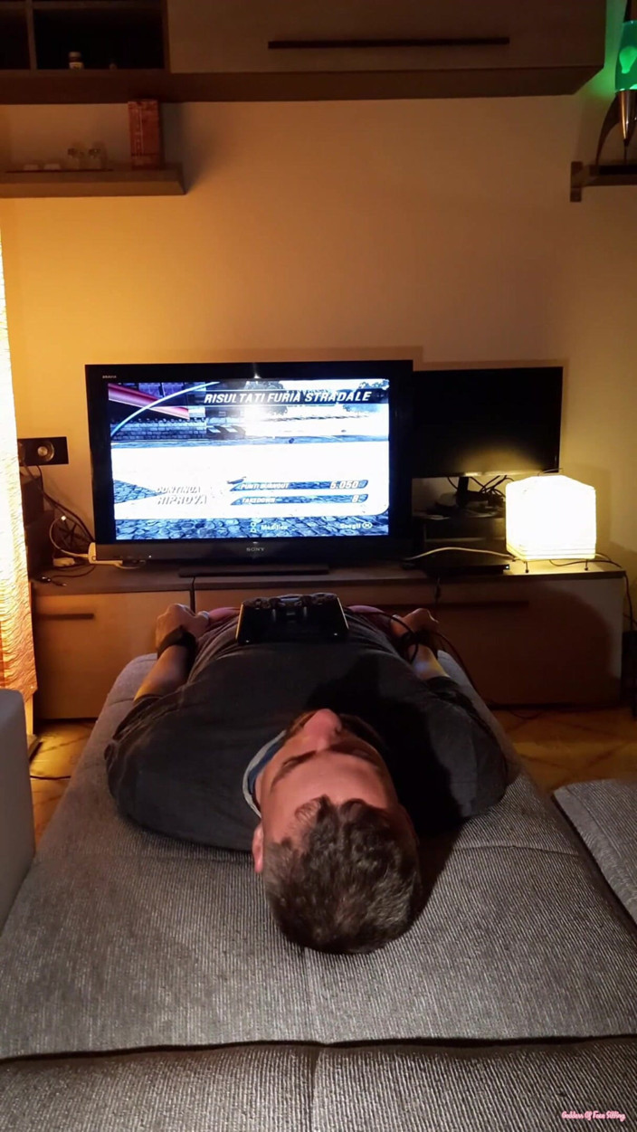 goddess82: Onder het gamermeisje Stephanie deel 2