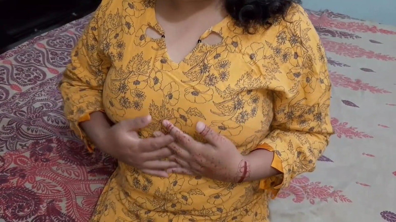 RedQueenRQ: Indian Boyfriend Left His Girlfriend After Seeing Her Hot