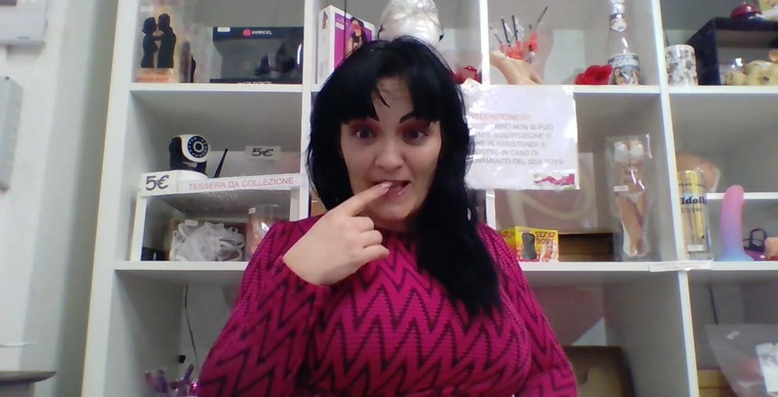 Mary Rider Pornstar: Извращенная девушка в магазине