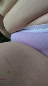 Fremder gesellt sich draußen zu mir, während er masturbiert