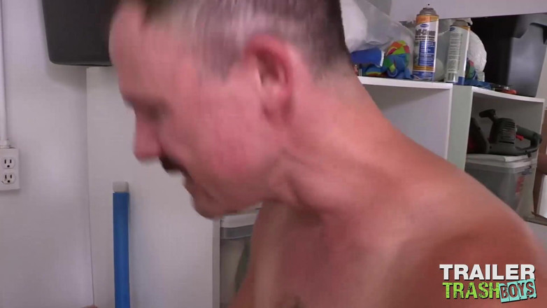 Trailer Trash Boys: TRAILERTRASHBOYS - Barbudo Jake Morgan cavalga pau enorme