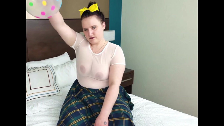 PornoJuice Faphouse: Culona co'ed se folla a sí misma protagonizada por Savannah...