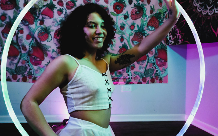 NewDaddies: Böse Schlampe 2: Nicole Luva Teen Gesichtsfick, Harter Sex