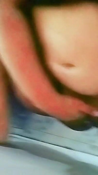 Když cítím sexuální touhu, masturbuji při rozhovoru s mojí ženou po telefonu