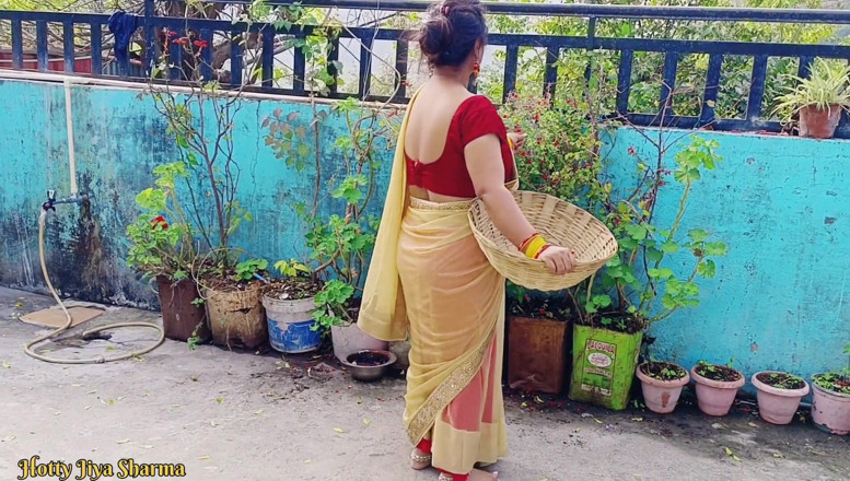 Hotty Jiya Sharmaa: Desi familie trio seks, stiefzoet seks met zijn stiefmoeder en...