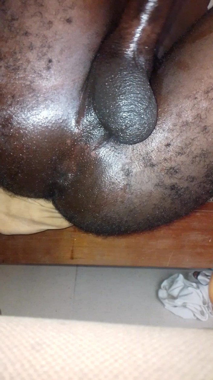 Bigdick12: Geölter hintern