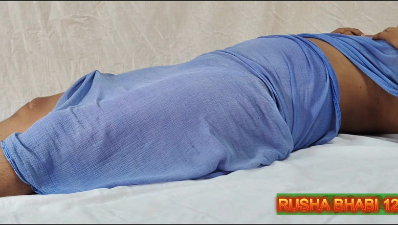 RUSHA BHABI: भारतीय सौतेली बहन अपने प्रेमी के साथ वीडियो कॉल के दौरान पकड़ी गई