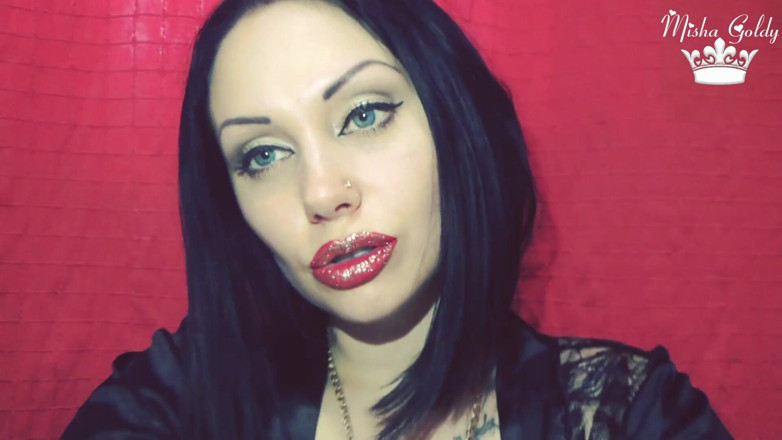 Goddess Misha Goldy: Červené rty se zlatými třpytkami