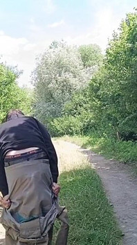 Riscant pe un câmp pustiu / Riscant solo în aer liber